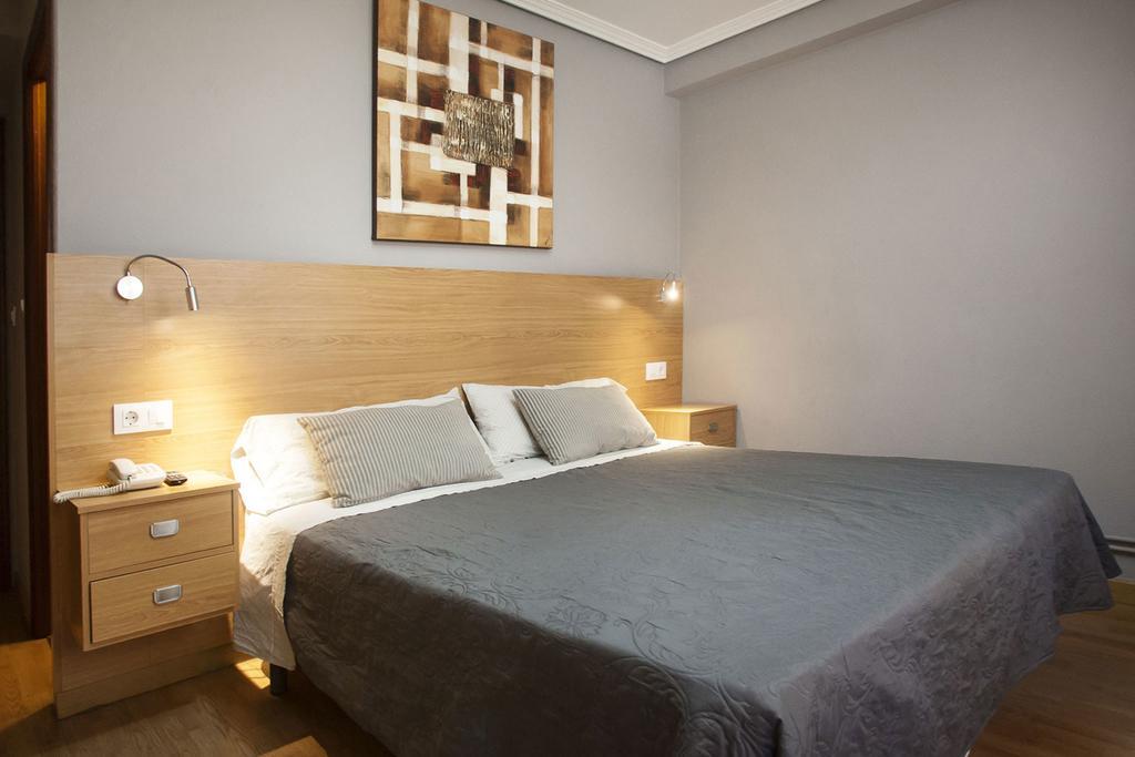 Hostal Crisol La Coruña Esterno foto
