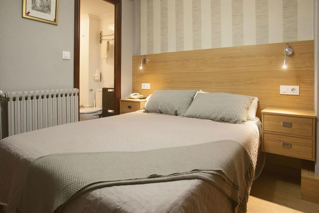 Hostal Crisol La Coruña Esterno foto